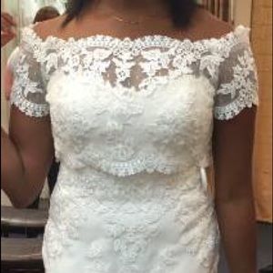 New, NEVER WORN Wedding Dress
